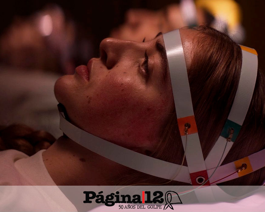 “Un futuro brillante”, distopía salpicada de absurdo